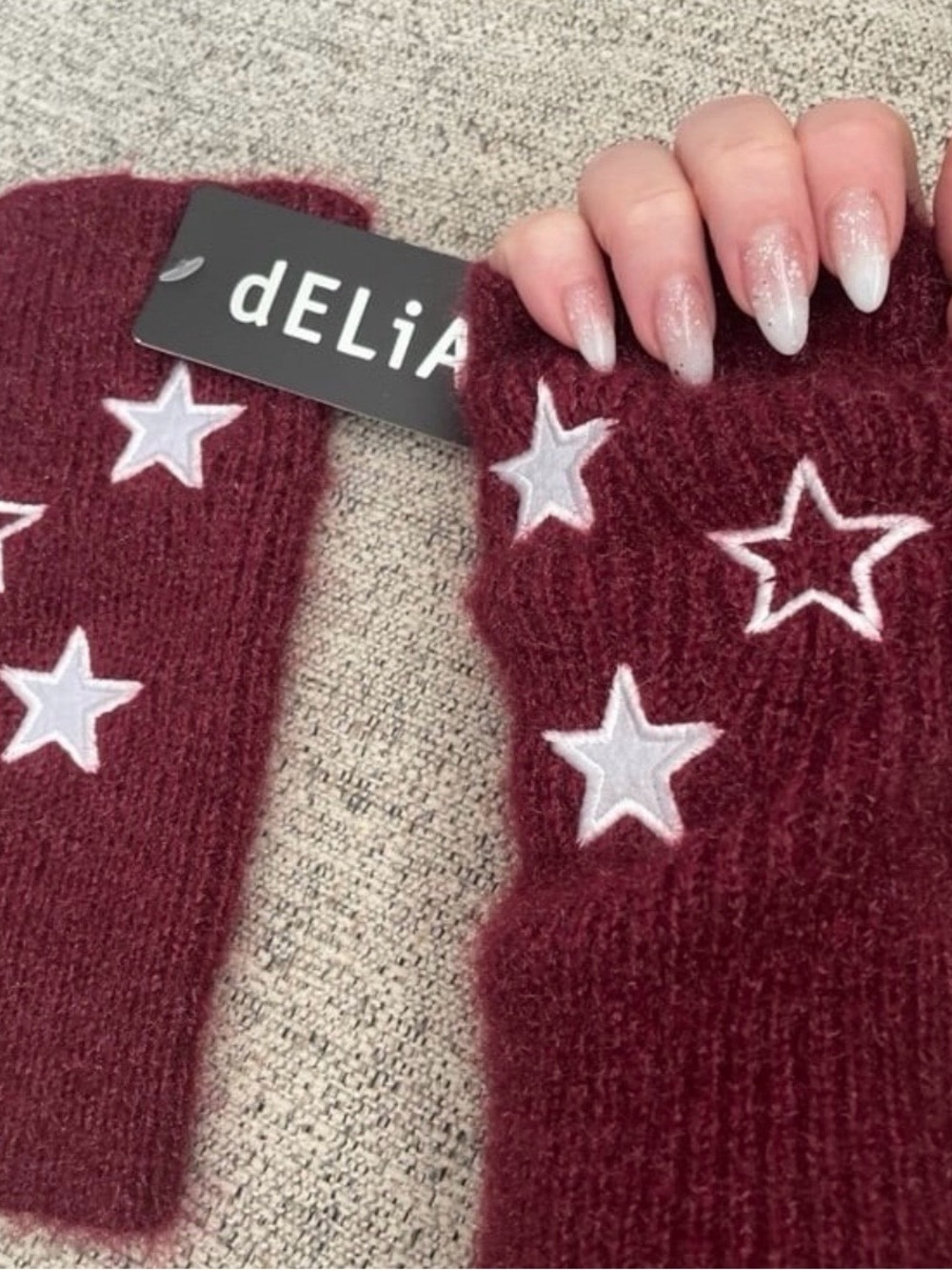dELiA*s woman’s Star-Embroidered Burgundy Fingerless Gloves